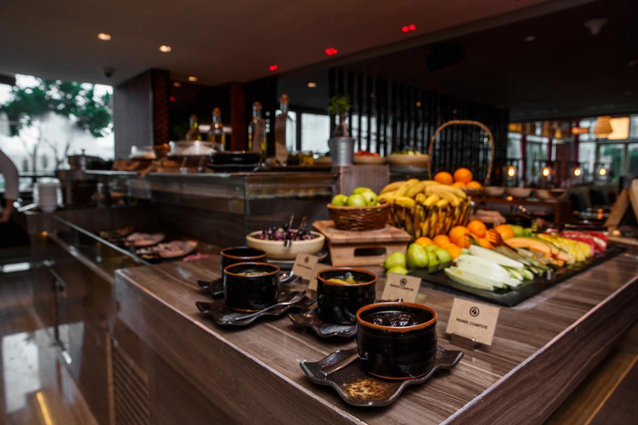 فندق تاج دبي المظهر الخارجي الصورة A buffet at a hotel